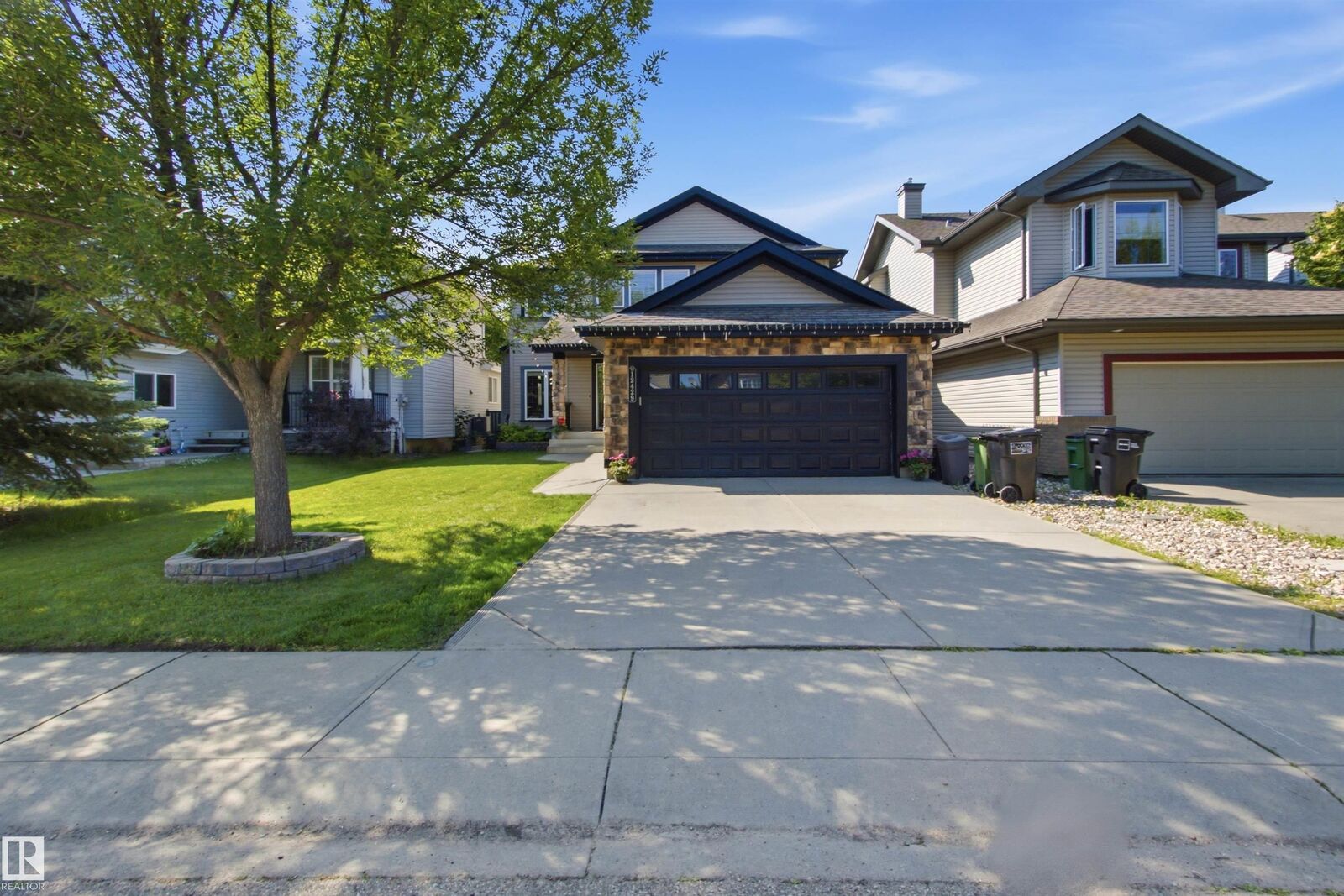 Property Photo:  12429 17A Avenue SW  AB T6W 1T8 
