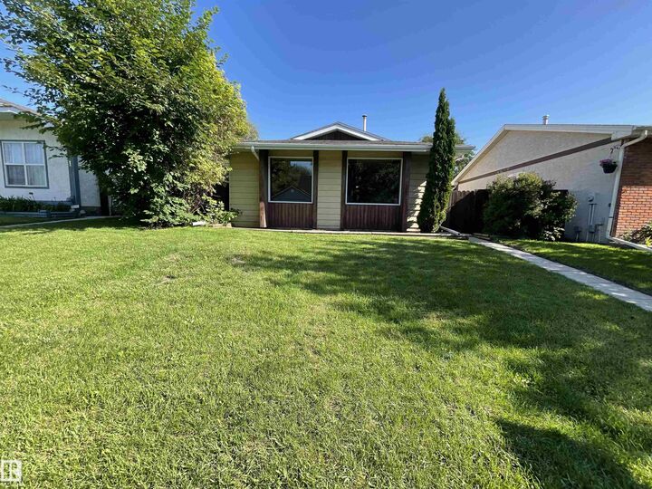 Property Photo: 174 Greenwood Drive AB T7X 1Y7
