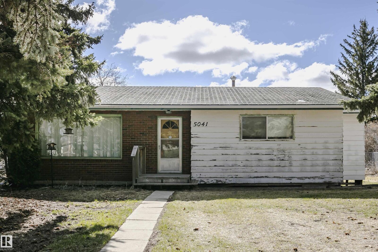 Property Photo:  5041 48 Avenue  AB T0A 0K0 