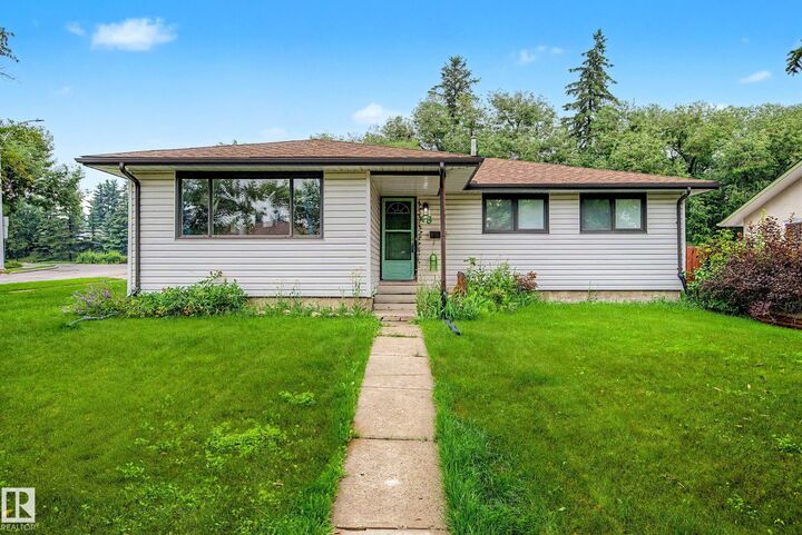 Property Photo: 48 Aspen Crescent AB T8N 2L8