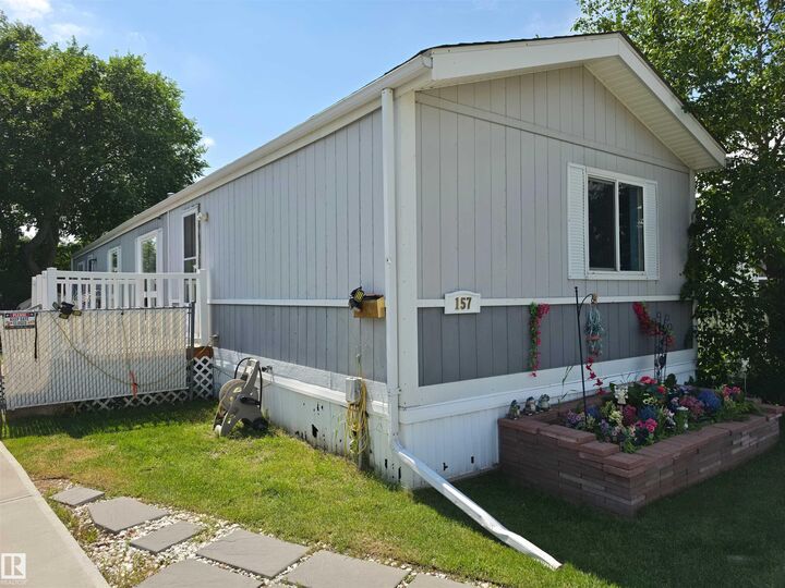 Property Photo: 157 Lee Ridge Road NW AB T6K 0N1