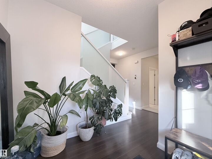 Property Photo:  5876 168 Avenue NW  AB T5Y 0N2 