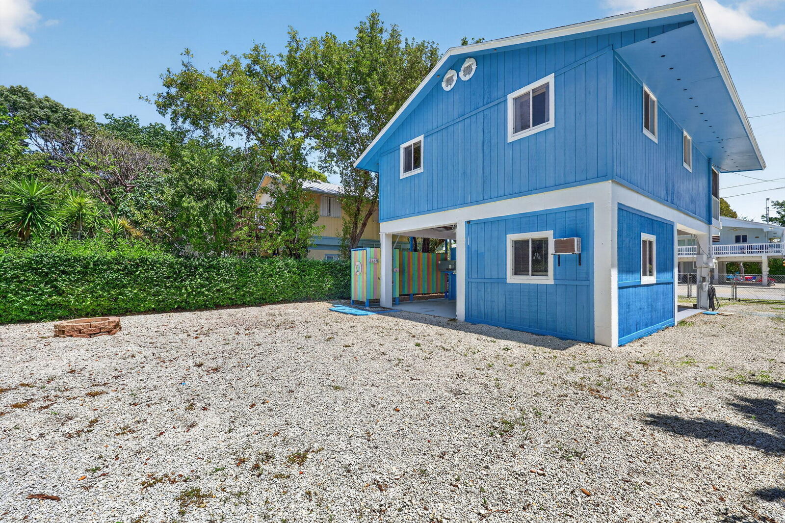 Property Photo: 414 N Mahogany Avenue FL 33037