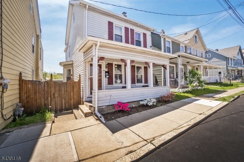 Property Photo:  62 Lewis St  NJ 08865 