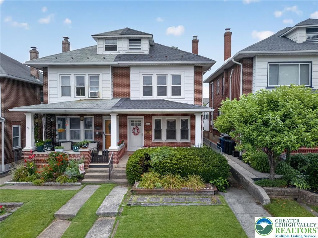 Property Photo: 121 E Elm Street PA 18049