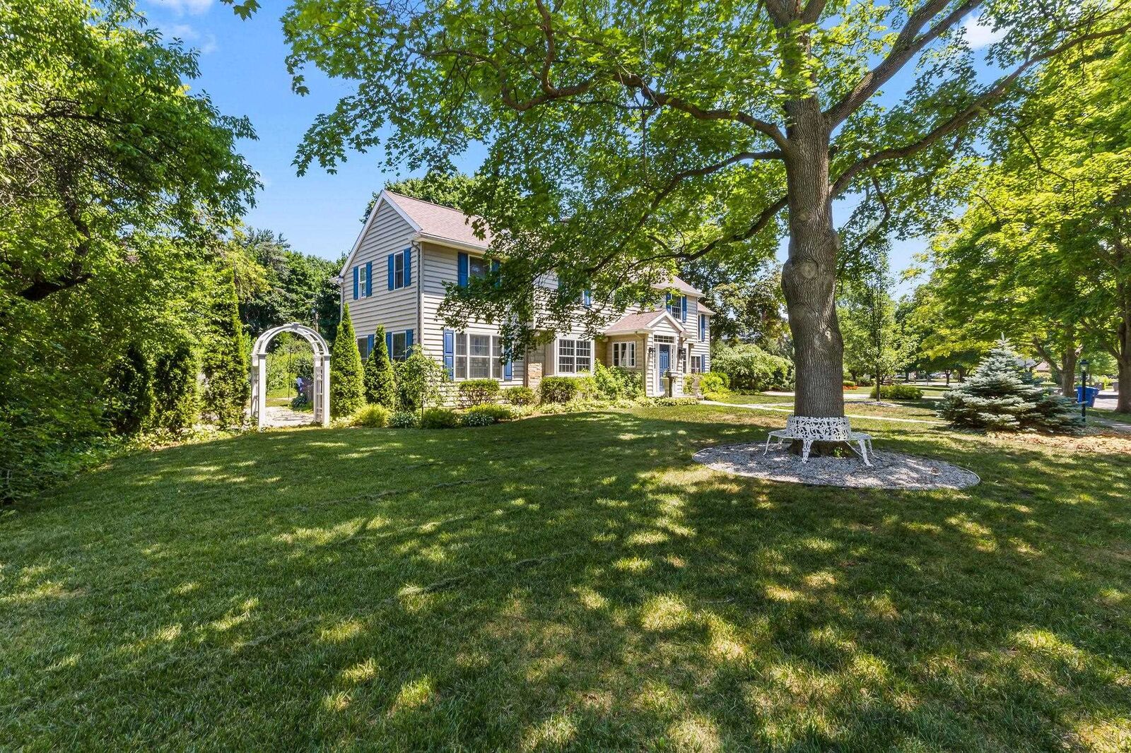 Property Photo:  1316 Helen  MI 48640 