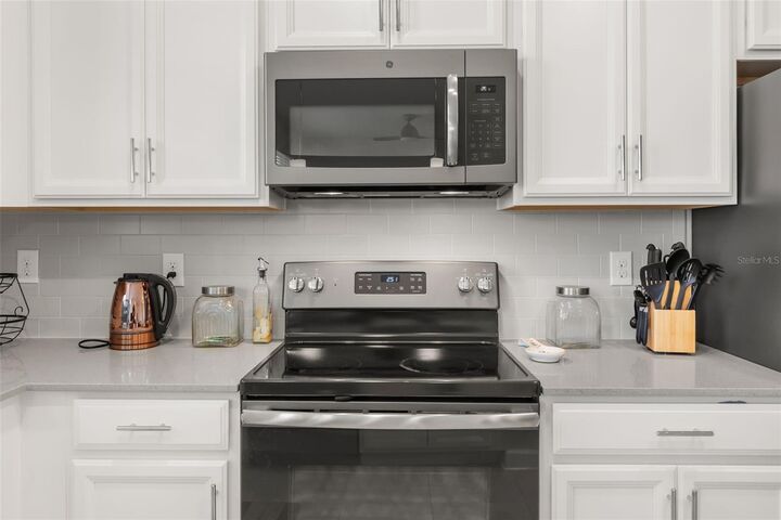 Property Photo: 2929 Satire St FL 34746
