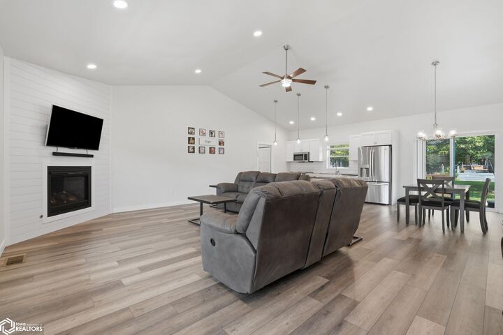 Property Photo: 206 Laci Dru Drive IA 52637