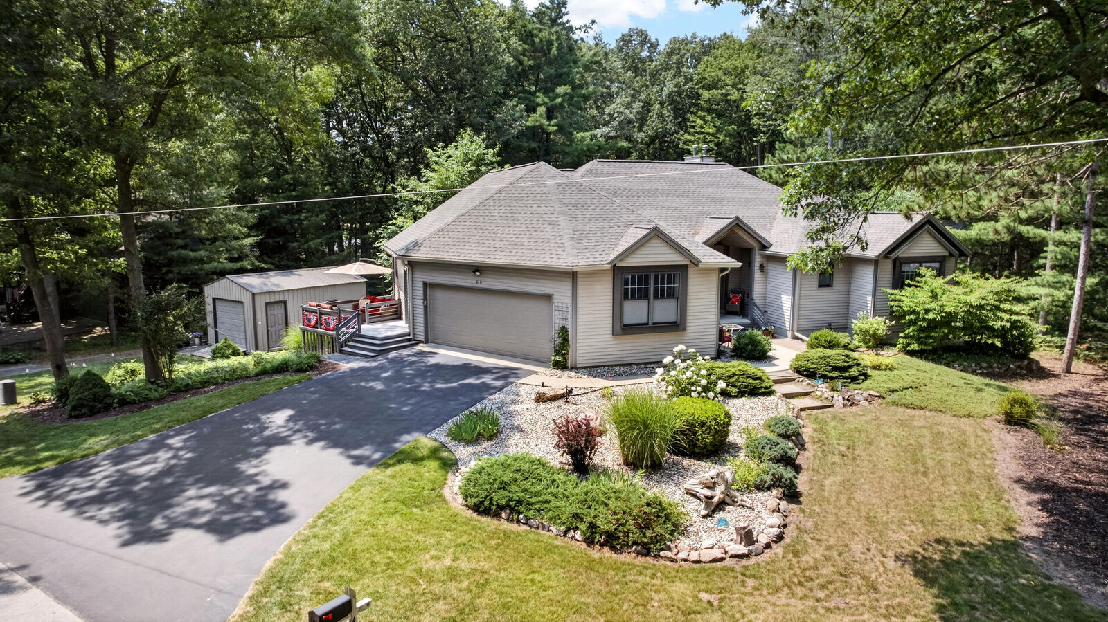 Property Photo: 416 N Rush Street MI 49449