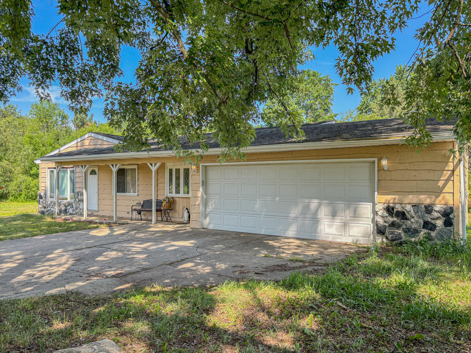 Property Photo: 1032 Birdie Drive MI 48893