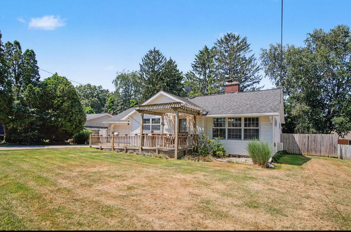 Property Photo: 1017 Pearl Street MI 48809