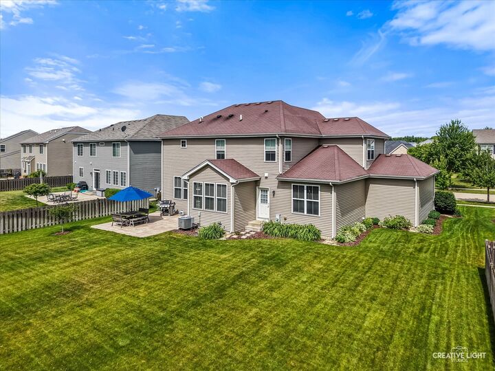 Property Photo:  318 Winthrop Drive  IL 60543 