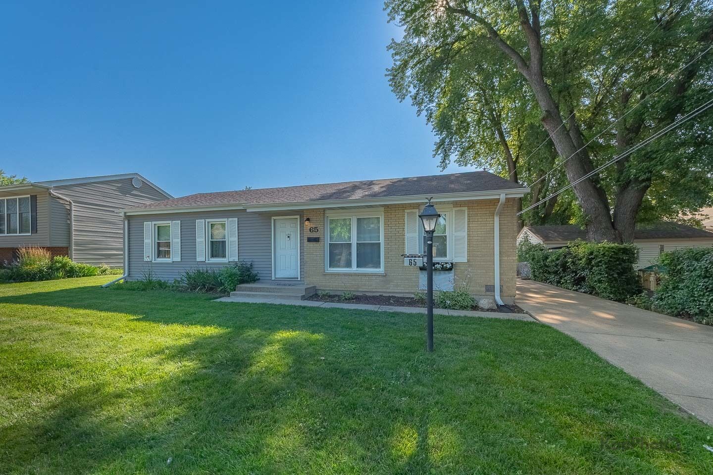 Property Photo: 65 Laurel Trail IL 60090