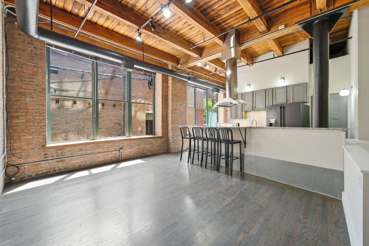 Property Photo:  331 S Peoria Street 107  IL 60607 