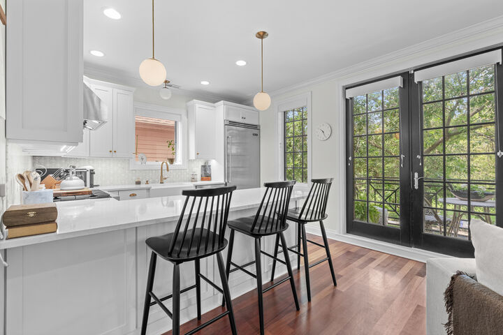 Property Photo: 1955 W Barry Street 2W IL 60657