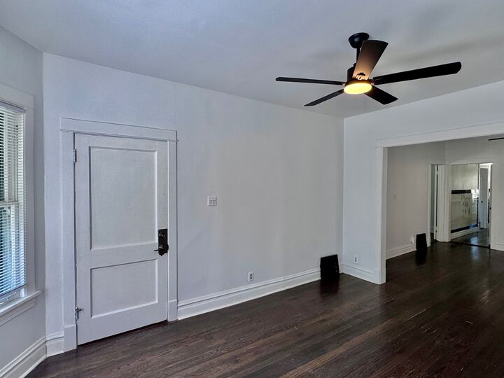 Property Photo:  2047 N Lavergne Avenue 1  IL 60639 