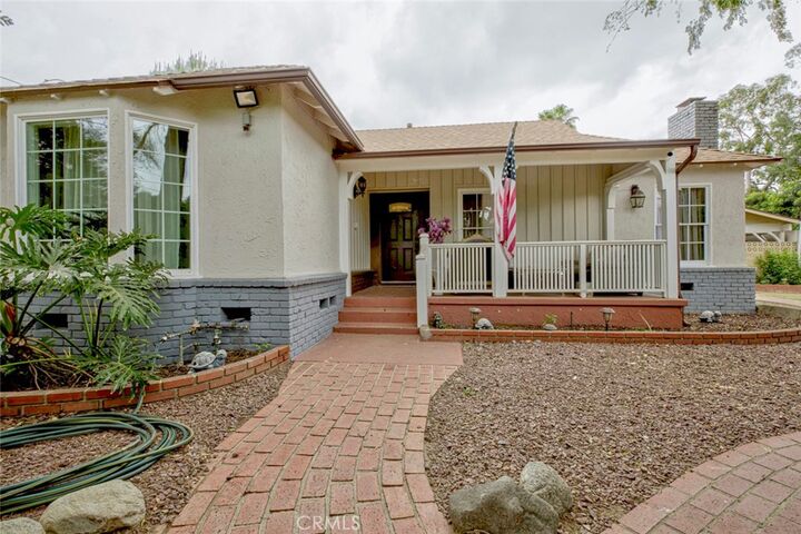 Property Photo: 15556 Valerio CA 91406