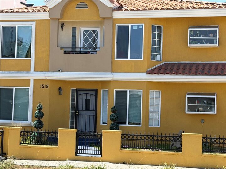 Property Photo: 1518 W 206th CA 90501