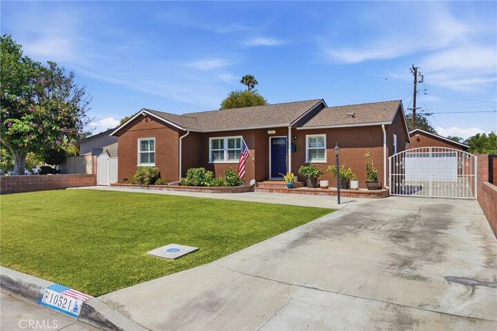 Property Photo: 10521 Greenbush CA 90604