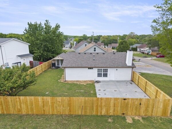 Property Photo:  421 Cedar Park Cir  TN 37086 