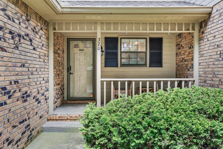 Property Photo: 320 Kingswood Ct TN 37043