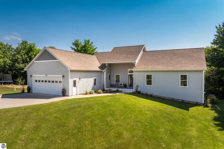 Property Photo:  4609 Westbrook Drive  MI 49685 