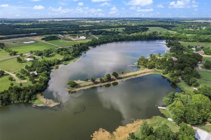 Property Photo:  235 Taylor Road  TX 75165 