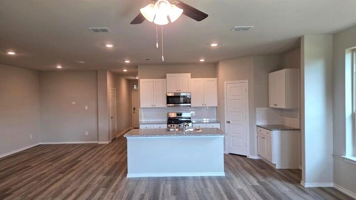 Property Photo: 15940 Stableford Road TX 76247