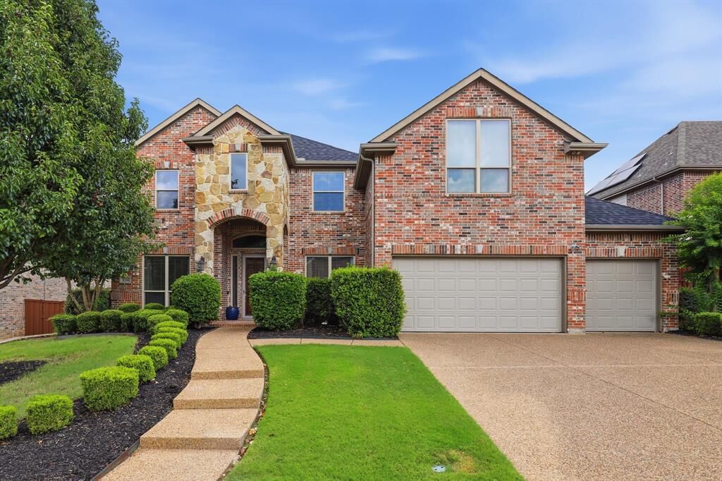 Property Photo: 8208 Barrymoore Lane TX 75025