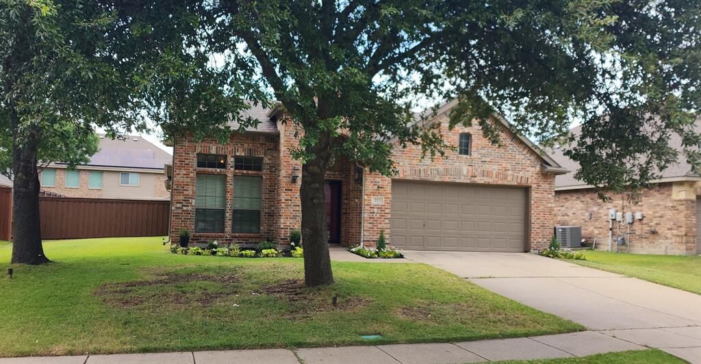 Property Photo: 213 Bugle Call Road TX 75126