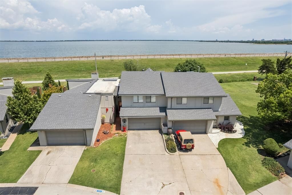 Property Photo:  9814 Hefner Village Drive  OK 73162 