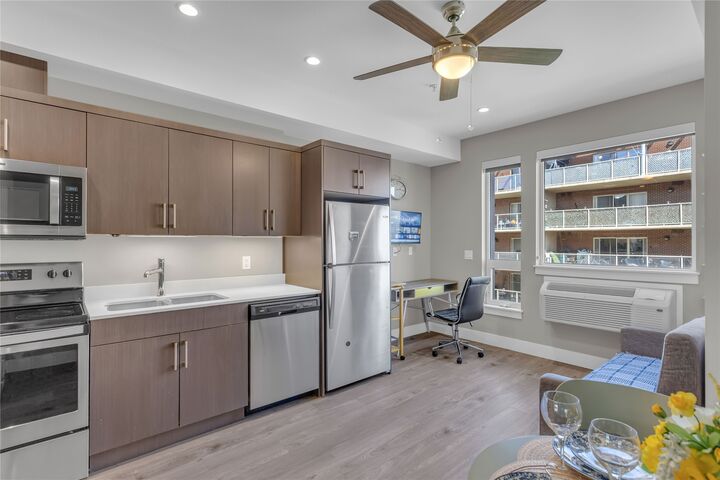 Property Photo: 925 Leon Avenue 519 BC V1Y 0E5
