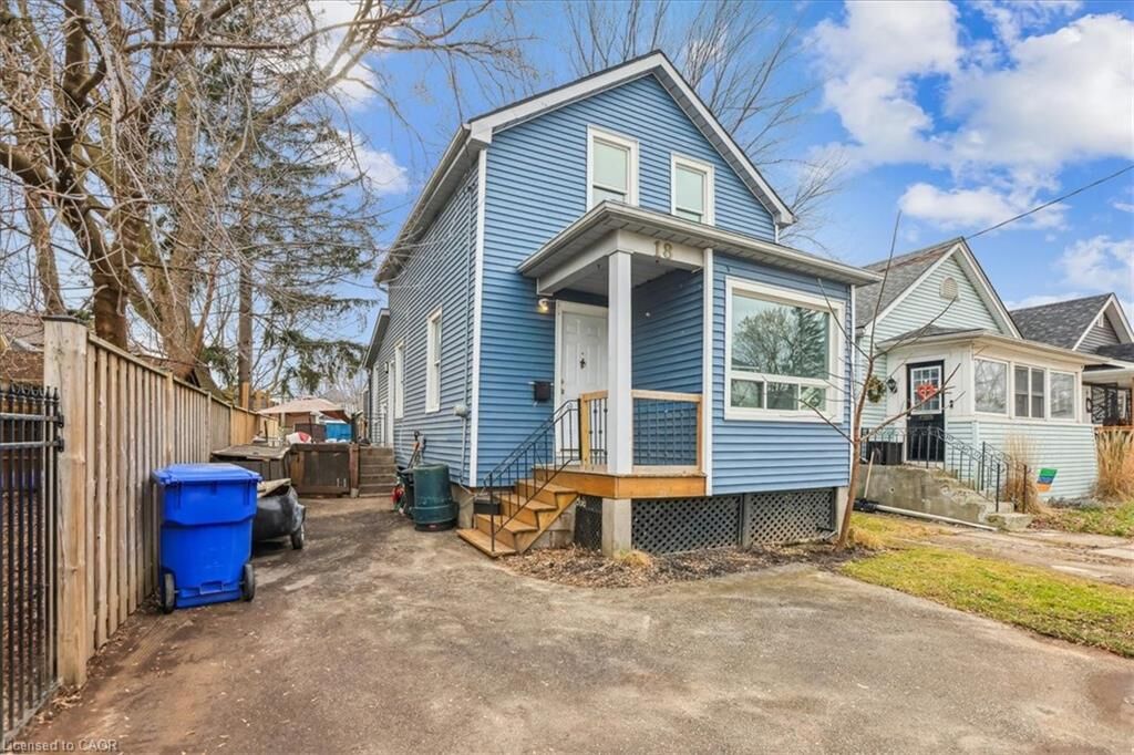 Property Photo: 18 Linwood Street ON L2R 1H3