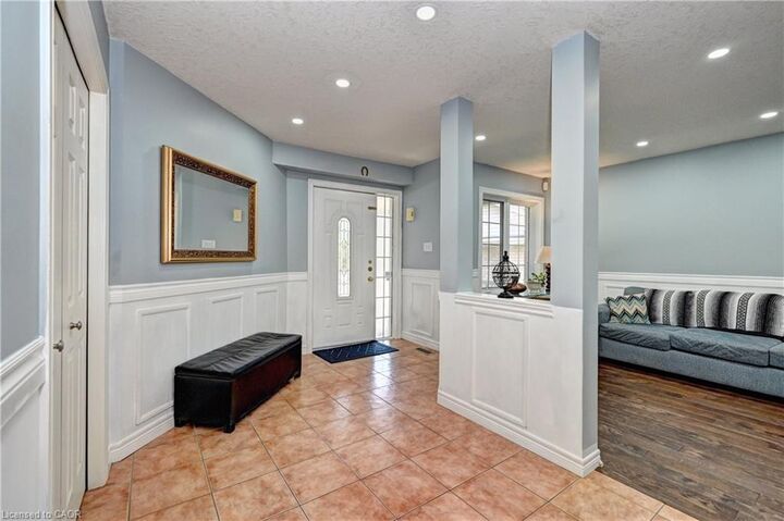 Property Photo:  