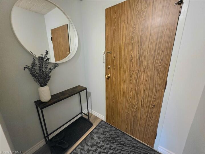 Property Photo: 24 Mooregate Crescent 103 ON N2M 2G1