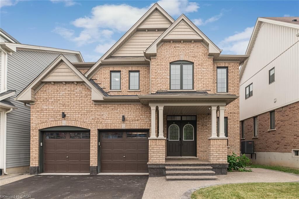 Property Photo: 31 Larry Crescent ON N3W 0B4