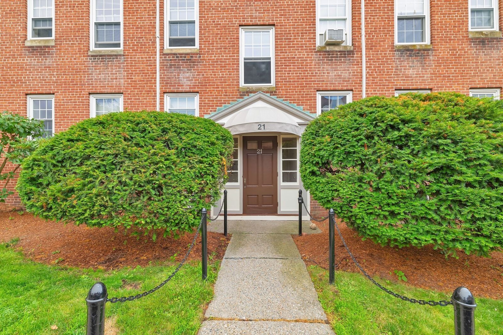 Property Photo:  21 Englewood Ave 2  MA 02445 