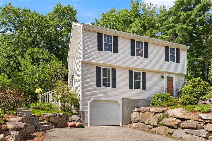 Property Photo: 16 Stoneview Dr MA 01886