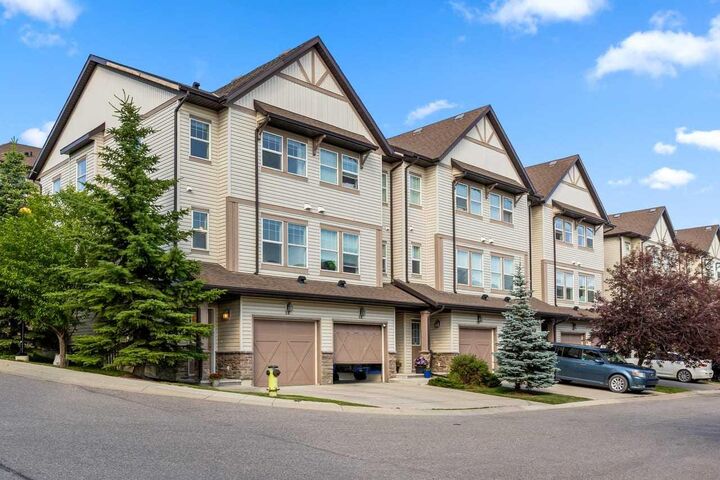 Property Photo: 28 Heritage Drive 56 AB T4C 0J9