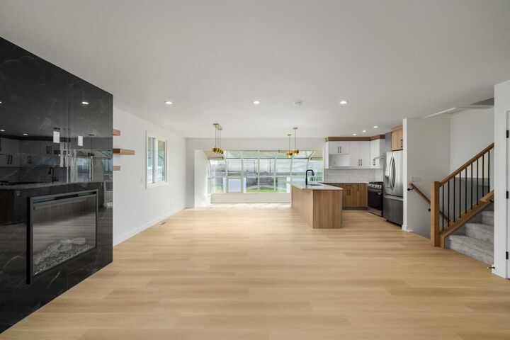 Property Photo: 312 Queensland Road SE AB T2J 3S6