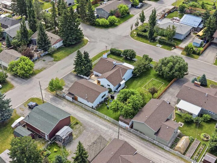 Property Photo: 302 Frontenac Avenue NW AB T0L 2A0
