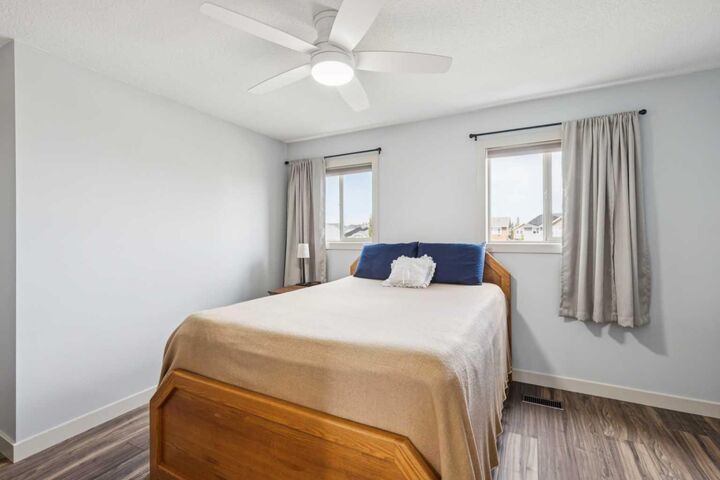 Property Photo: 212 Bayside Point SW AB T4B 2X6