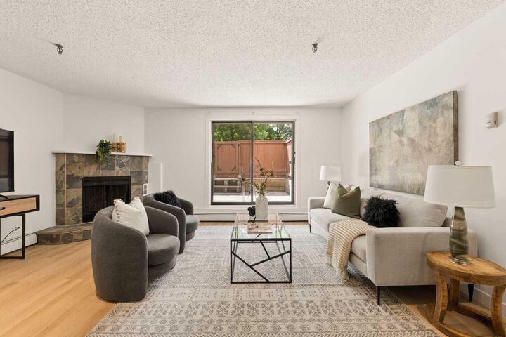 Property Photo: 930 18 Avenue SW 101 AB T2T 0H1