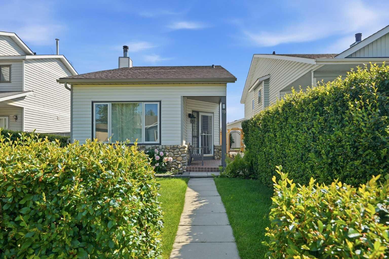 Property Photo: 19 Millcrest Way SW AB T2Y 2M4