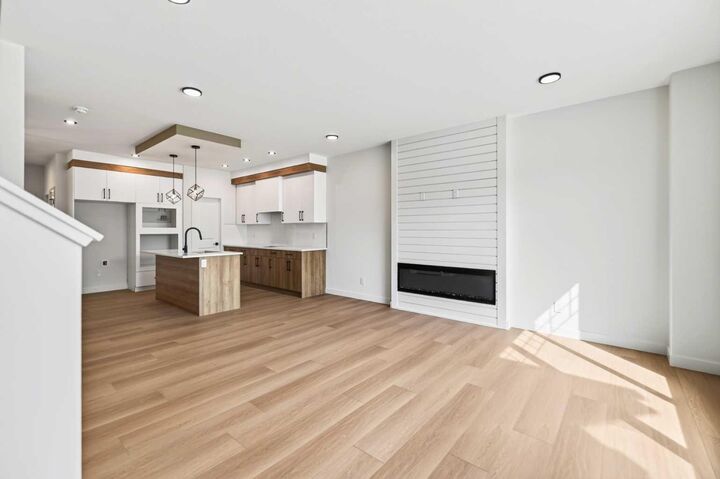 Property Photo:  28 Memorial Parkway  AB T4E 3B7 