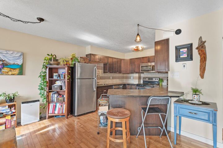 Property Photo: 50 8 Avenue 8 AB T1V 1E8