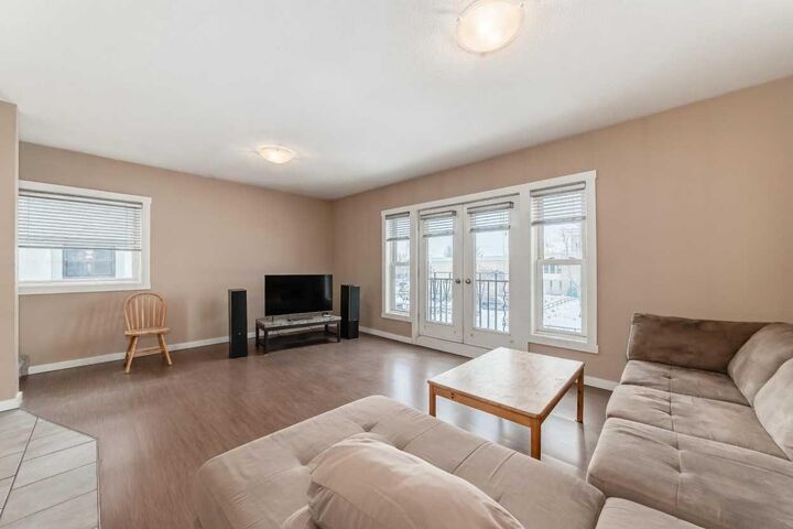 Property Photo:  1922 9 Avenue SE 6  AB T2G 0V2 