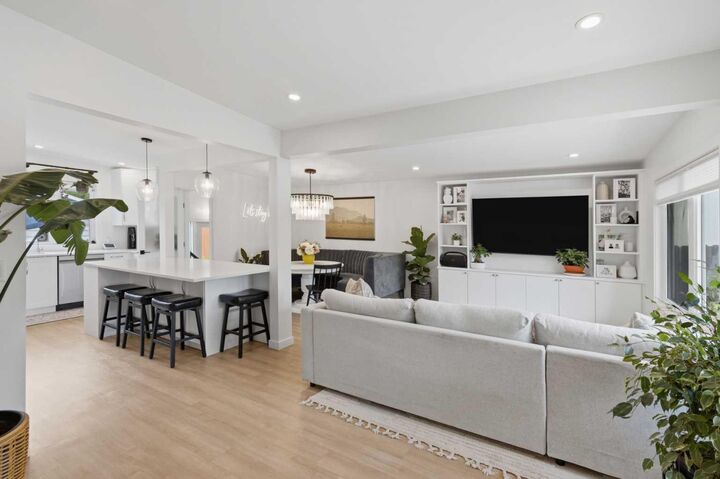 3720 58 Avenue SW — photo 1