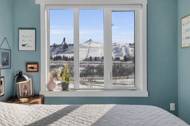 Property Photo: 171 Greenbriar Place NW AB T3B 6J3