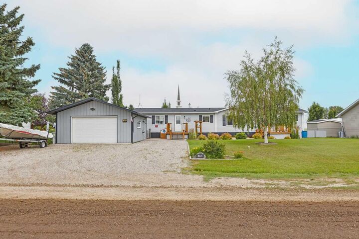 Property Photo: 413 1 Avenue N AB T0L 0R0